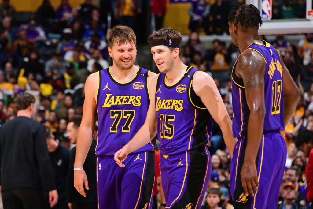 今晨突围战来临，洛杉矶湖人围绕国王杯防线松动，气氛紧张，纪律约束更严格(平衡木决赛视频回放)